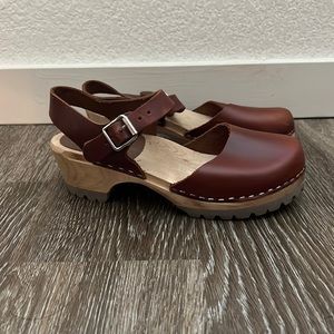 Leather Clogs